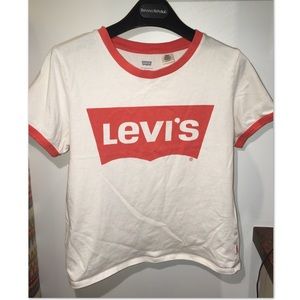 🌹✨ Levi’s T-Shirt